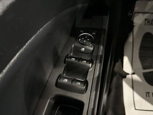 Used 2018 Ford Fusion SE w/ Fusion SE Technology Package image 18