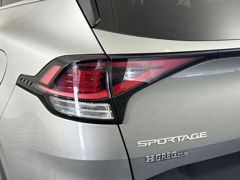 Used 2024 Kia Sportage LX FWD image 35