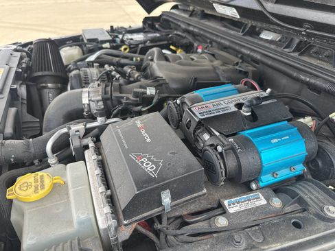 Used 2013 Jeep Wrangler Unlimited Rubicon image 26