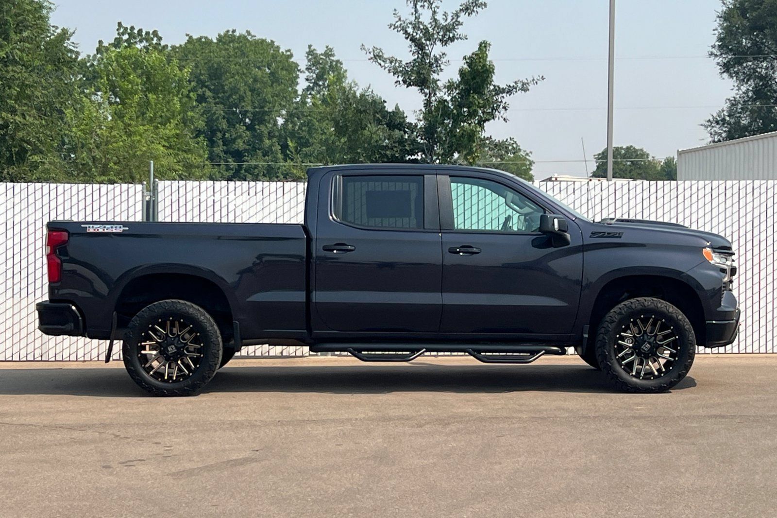 Used 2023 Chevrolet Silverado 1500 LT Trail Boss w/ LT Trail Boss Premium Package AWD/4WD image 3