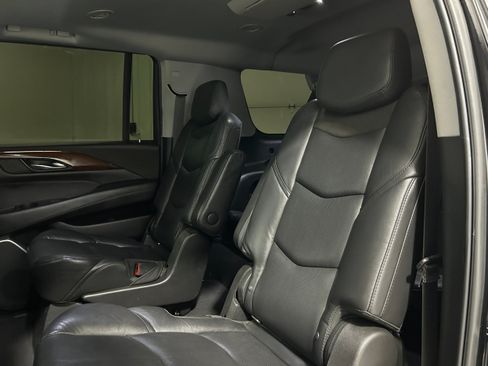 Used 2019 Cadillac Escalade ESV Premium Luxury AWD/4WD image 31
