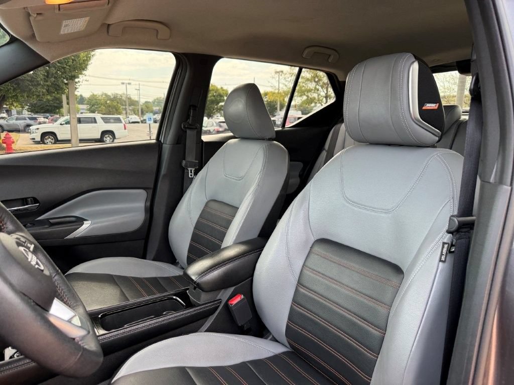 Used 2023 Nissan Kicks SR w/ SR Premium Package FWD image 13