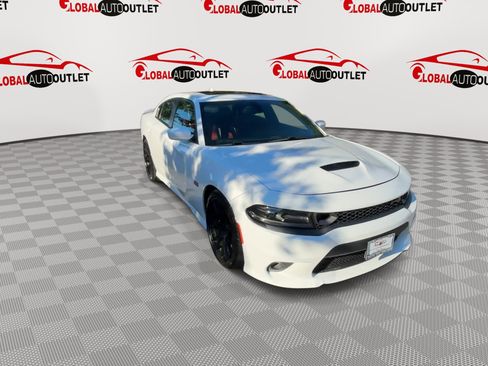 Used 2019 Dodge Charger Scat Pack w/ Plus Group RWD image 3