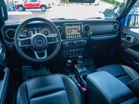 Used 2023 Jeep Gladiator Overland image 26