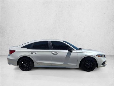 Used 2022 Honda Civic Sport image 4