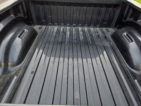 Used 2025 RAM 1500 Laramie AWD/4WD image 5