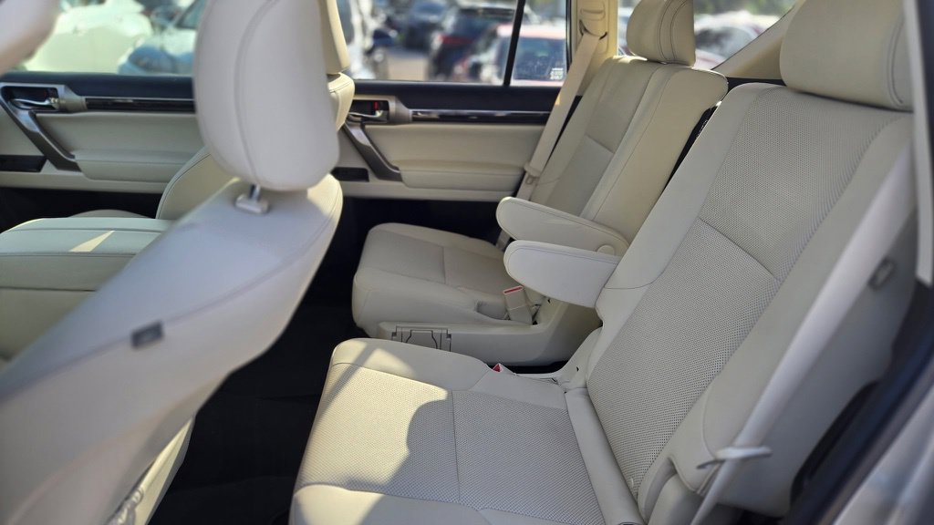 Used 2020 Lexus GX 460 Premium AWD/4WD image 28
