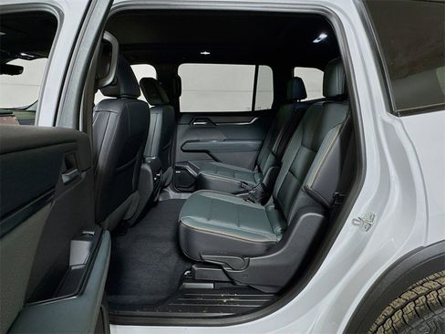New 2026 GMC Acadia AT4 w/ Luxury Package image 13