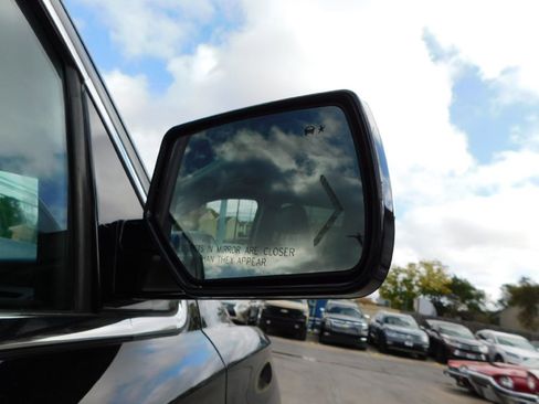 Used 2018 Chevrolet Suburban Premier image 12