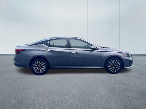 Certified 2023 Nissan Altima 2.5 SV image 17