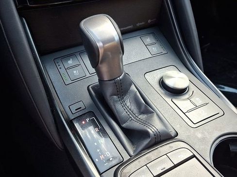 Used 2022 Lexus IS 300 AWD w/ Premium Package image 18