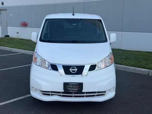 Used 2017 Nissan NV200 SV w/ Technology Package FWD image 2