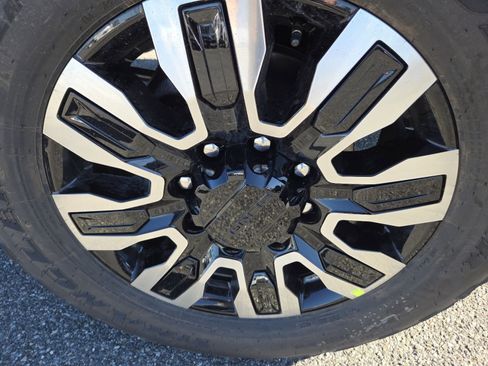 New 2026 GMC Sierra 2500 Denali Ultimate w/ LPO, Black Badging Package image 18