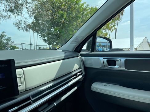 Used 2025 Hyundai Santa Fe SEL image 38