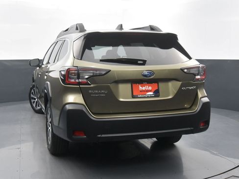 Used 2024 Subaru Outback Premium image 31