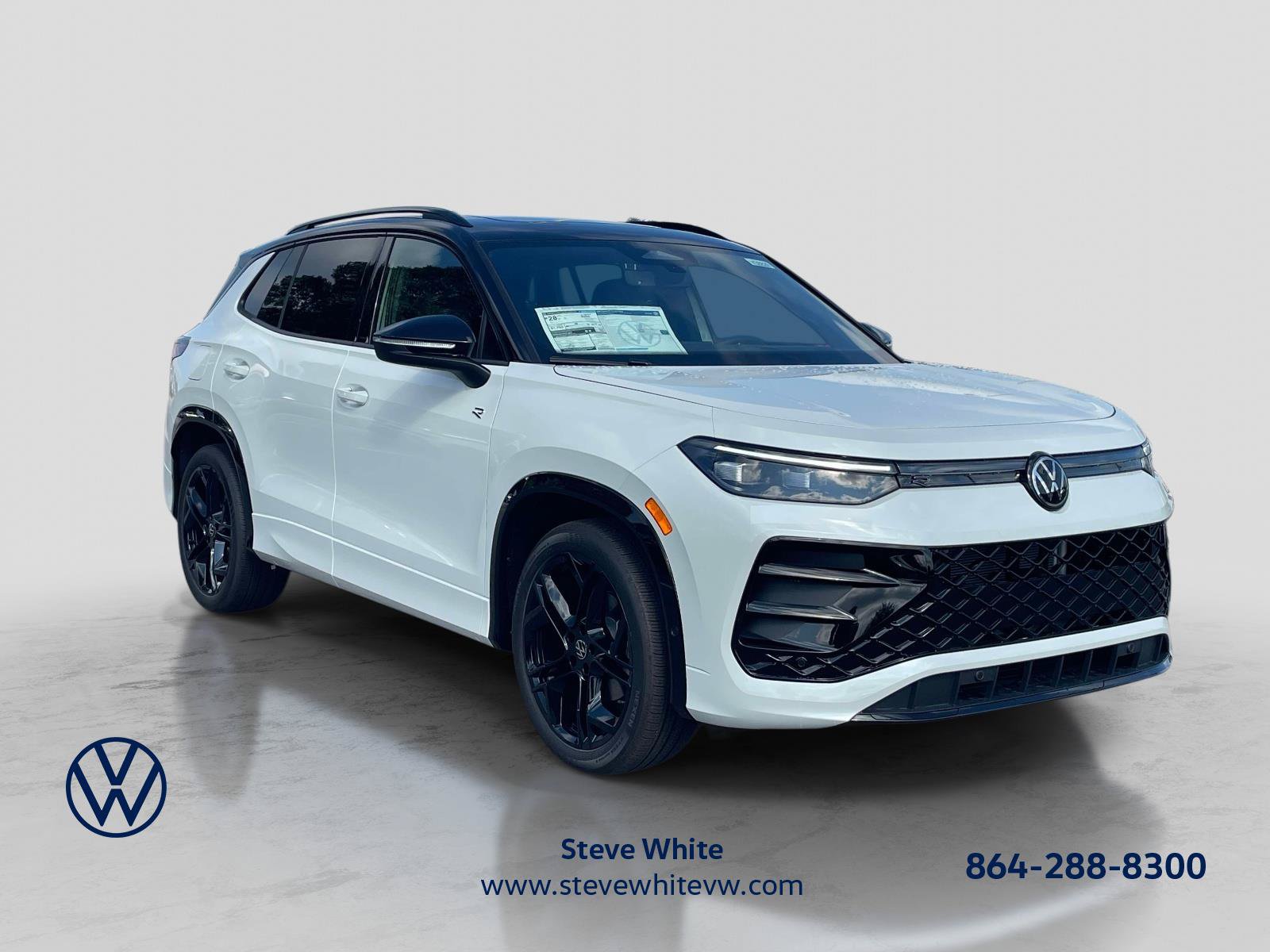 New 2026 Volkswagen Tiguan SE R-Line FWD image 1