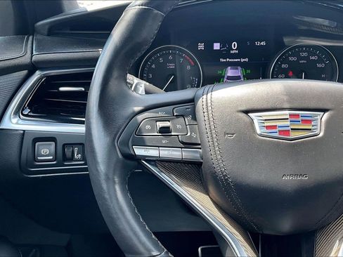 Certified 2023 Cadillac XT6 Sport w/ LPO, ONYX Package AWD/4WD image 11