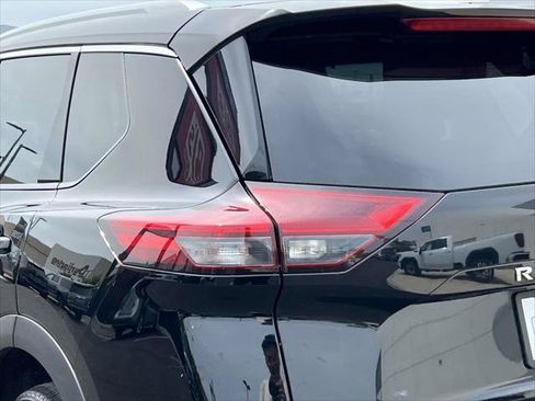 Used 2021 Nissan Rogue SL AWD/4WD image 13