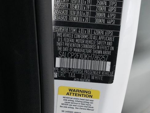 Used 2019 Land Rover Discovery Sport SE image 63