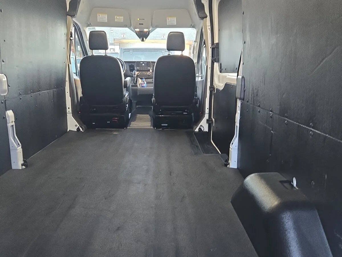 Used 2025 Ford Transit 250 148 Medium Roof Extended AWD w/ Load Area Protection Package image 10