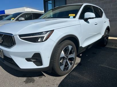 Certified 2025 Volvo XC40 B5 Plus
