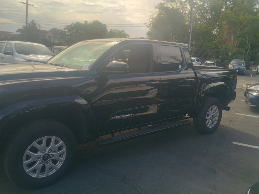 Used 2026 Toyota Tacoma SR5 AWD/4WD image 7