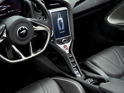 Used 2020 McLaren 720S Spider RWD image 20