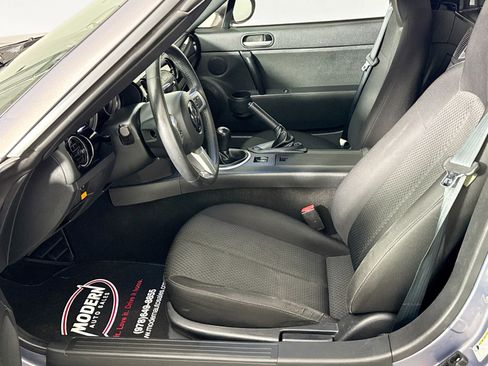 Used 2006 MAZDA MX-5 Miata Touring RWD image 16