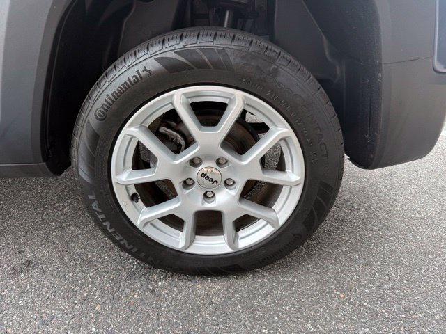 Used 2023 Jeep Renegade Latitude AWD/4WD image 44