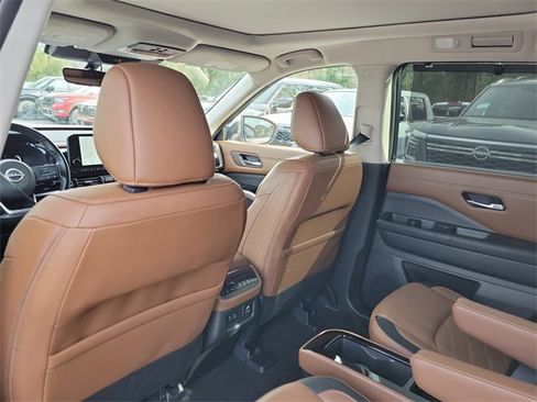 Used 2023 Nissan Pathfinder Platinum w/ Lighting Package (N93) image 26