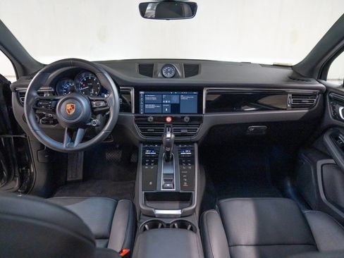 Certified 2026 Porsche Macan AWD/4WD image 26