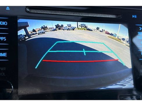 Used 2017 Toyota Sienna SE w/ SE Preferred Package FWD image 22