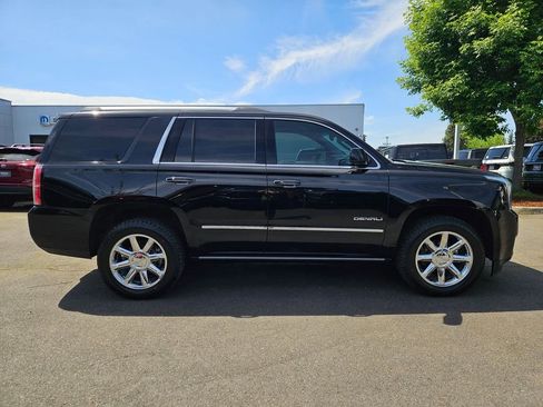 Used 2017 GMC Yukon Denali w/ Open Road Package AWD/4WD image 8