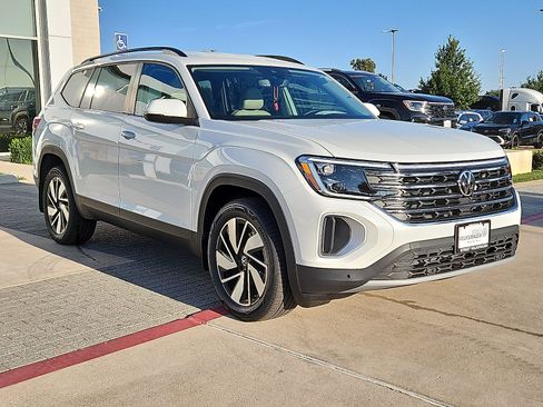 New 2026 Volkswagen Atlas SE image 4