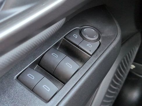 Used 2025 Chevrolet Equinox EV LT FWD image 21