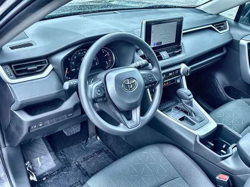 Used 2025 Toyota RAV4 XLE w/ Convenience Package FWD image 13