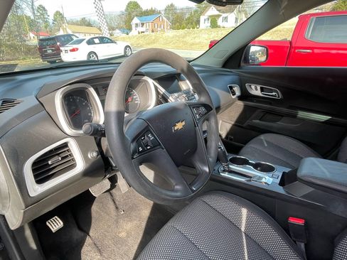 Used 2017 Chevrolet Equinox LS image 18