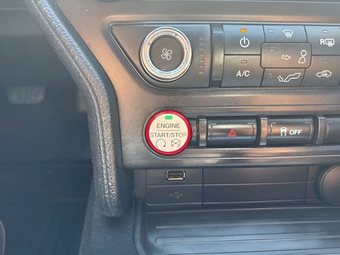 Used 2017 Ford Mustang GT RWD image 18