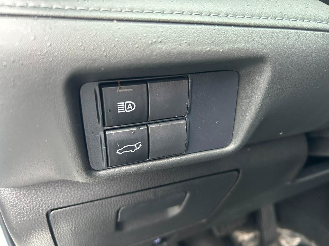 Used 2020 Toyota Highlander XLE AWD/4WD image 12