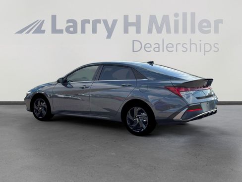 New 2026 Hyundai Elantra SEL Sport Premium FWD image 4