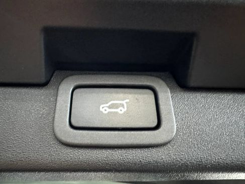 Used 2018 Land Rover Discovery HSE Luxury AWD/4WD image 29