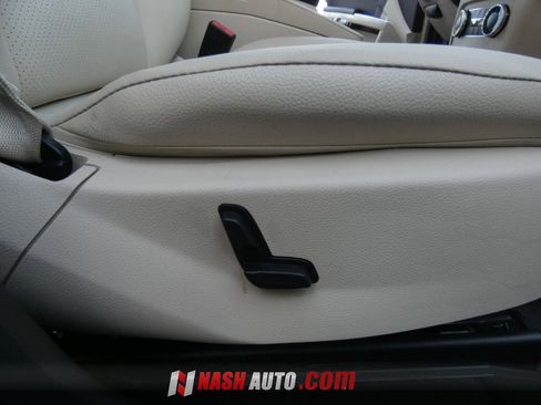 Used 2014 Mercedes-Benz GLK 350 2WD image 25