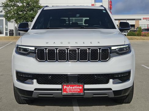 Used 2024 Jeep Wagoneer L Series II RWD image 2