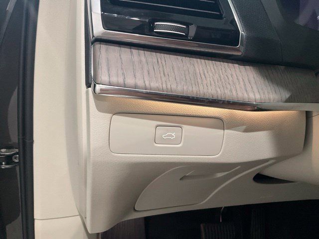 Used 2024 Volvo XC90 B6 Plus w/ Protection Package Premier AWD/4WD image 9