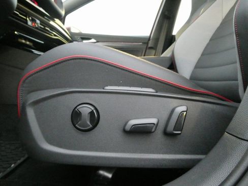 New 2026 Volkswagen GTI SE FWD image 6