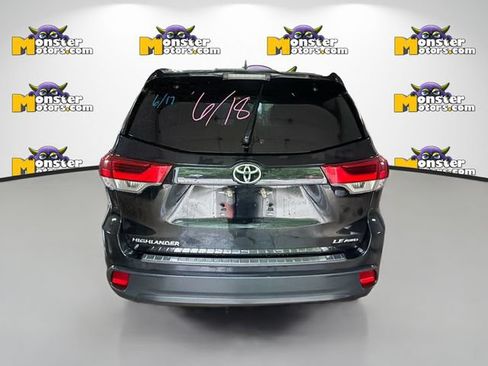 Used 2017 Toyota Highlander LE AWD/4WD image 5