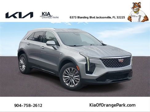 Used 2024 Cadillac XT4 Premium Luxury image 1