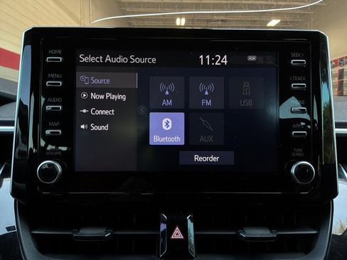 Used 2020 Toyota Corolla LE FWD image 33