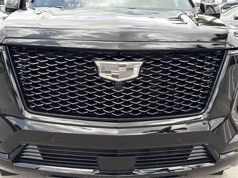 New 2026 Cadillac Escalade Sport w/ LPO, ONYX Package AWD/4WD image 15