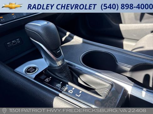Used 2025 Nissan Altima 2.5 SV FWD image 11
